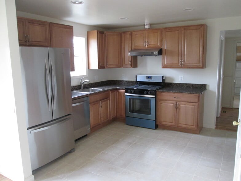 Building Photo - 5283 Ilchester Rd