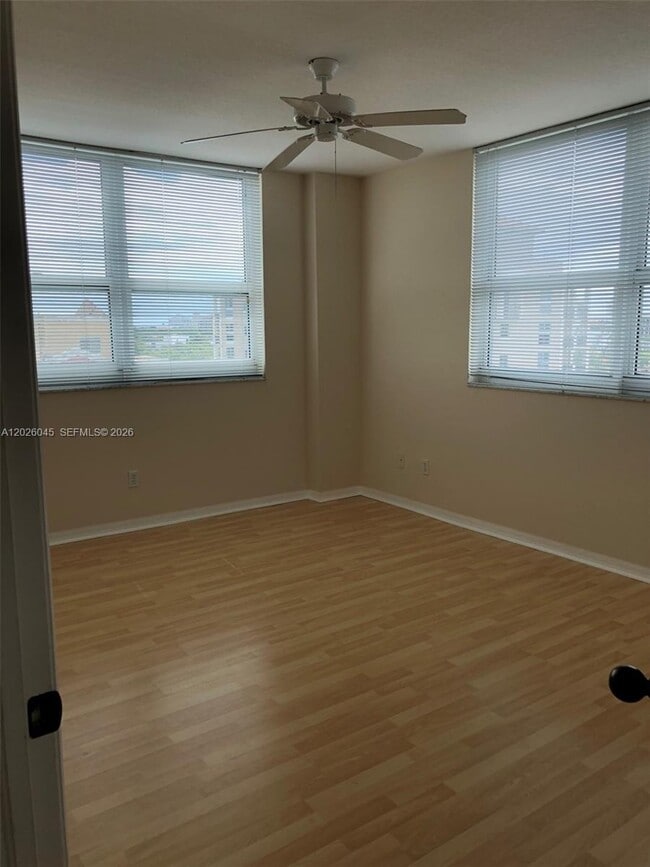 Building Photo - 2665 SW 37th Ave