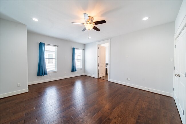 Building Photo - 1427 W 23rd St