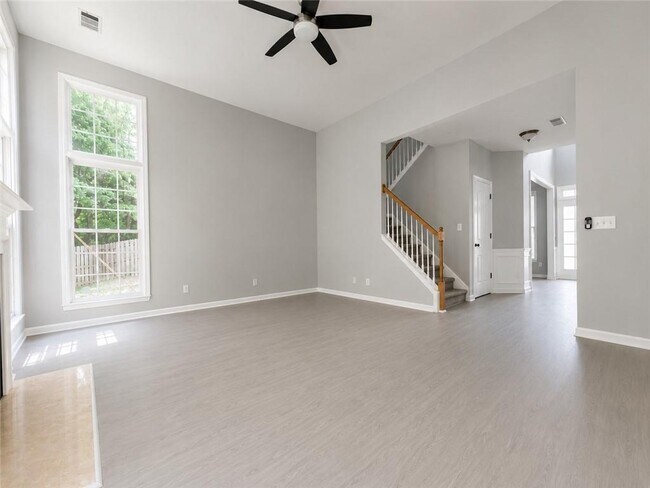 Building Photo - 1707 Hidden Pond Cir