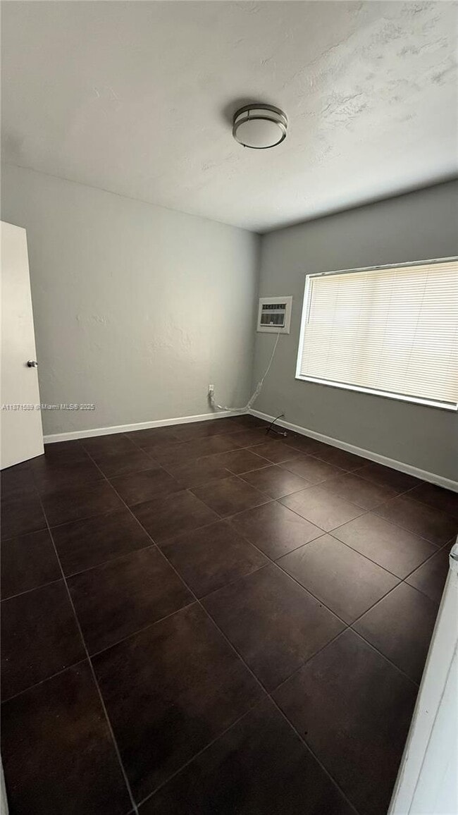 Building Photo - 521 NE 82nd Terrace
