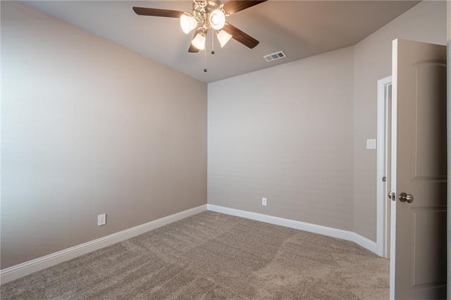 Building Photo - 604 Sycamore Dr