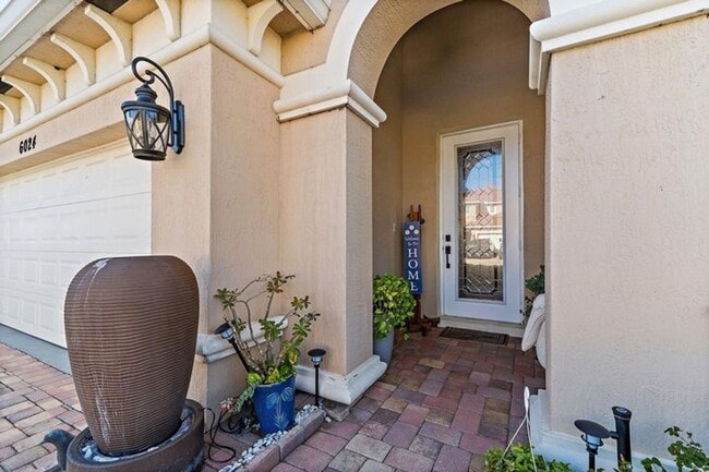 Building Photo - 6024 SE Crooked Oak Ave