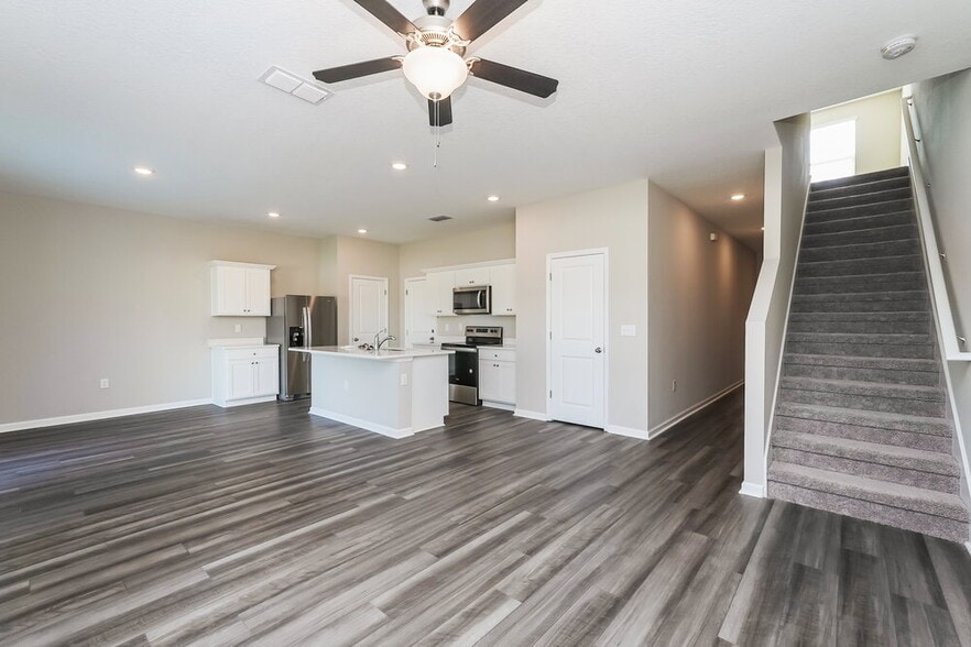 Building Photo - 962 Kelly Fern Lp