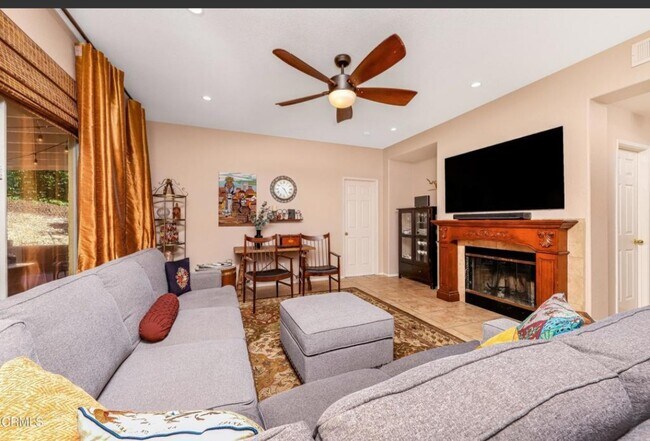 Building Photo - 40454 La Quinta Ct