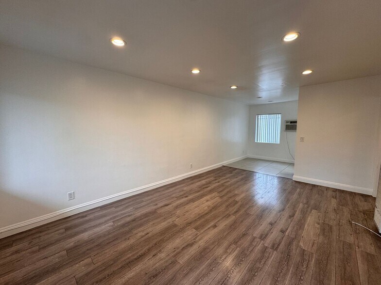 Building Photo - 7139 Whitsett Ave