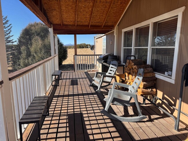 Building Photo - 3 Bedroom, 2 Bathroom Home in Moriarty, NM