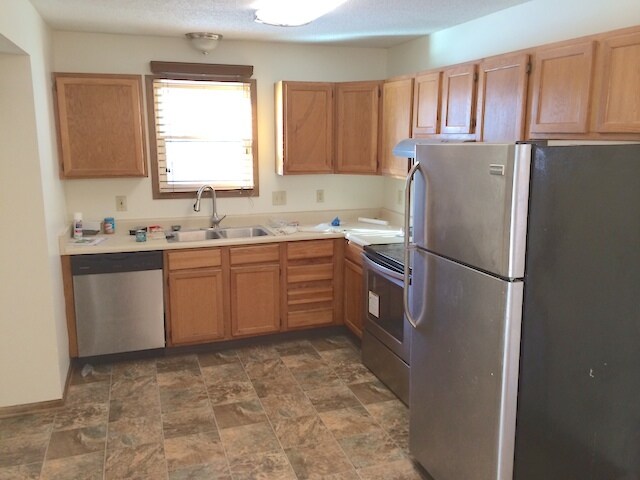 Building Photo - 926 W Belmont-