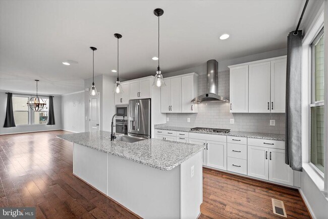 Building Photo - 42424 Dogwood Glen Square