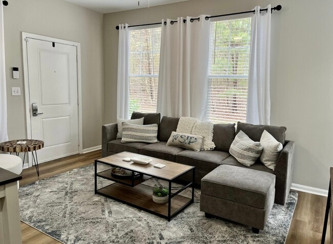 Building Photo - 518 Olive Branch Way