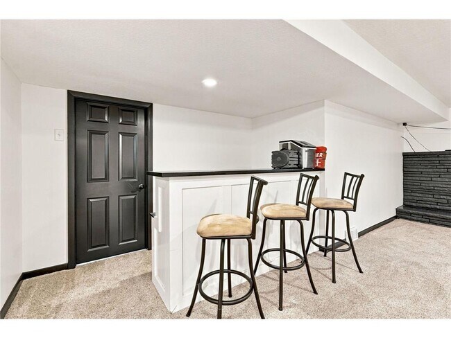Building Photo - 4424 W 70th St