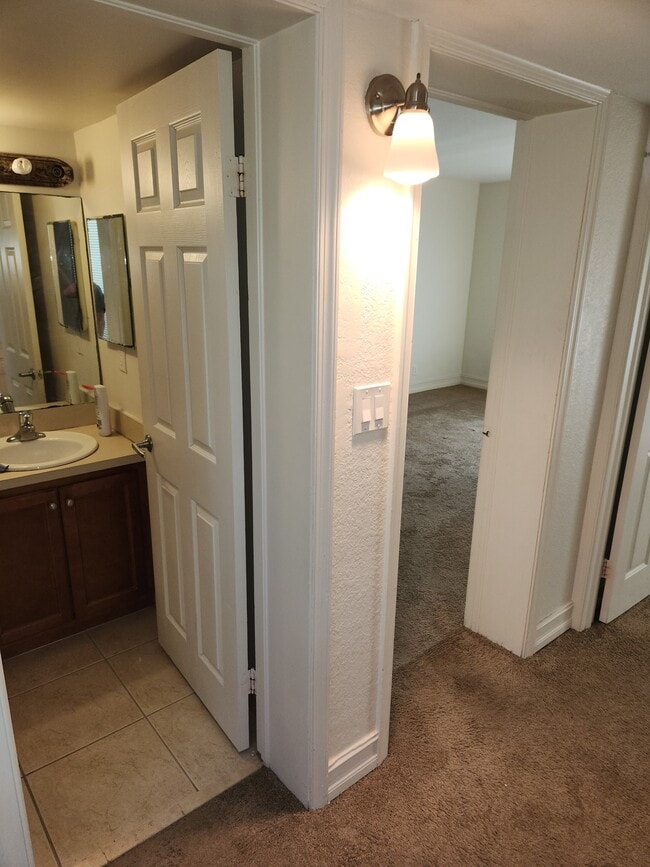 Building Photo - 603 SW 1st Ct