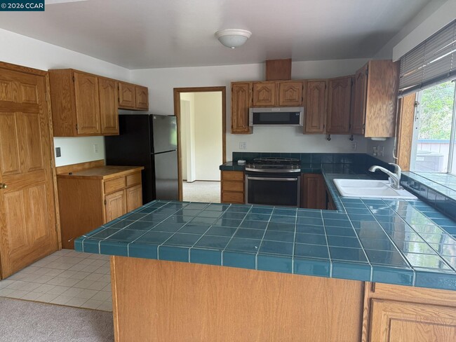 Building Photo - 585 Mt Dell Dr