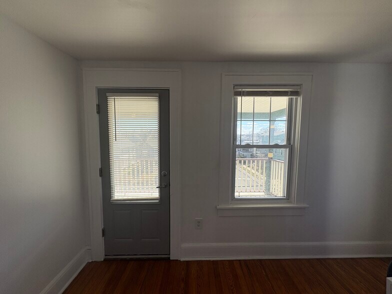 Building Photo - 89 Main Ave