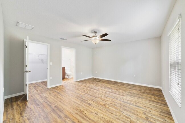 Building Photo - 13775 SW 43rd Cir