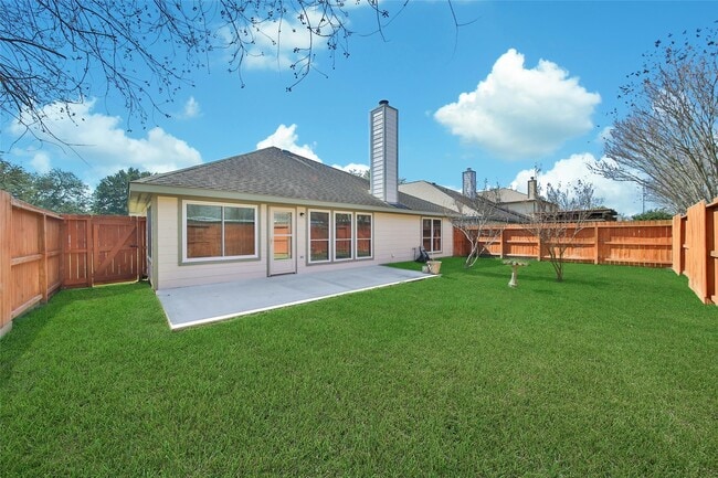 Building Photo - 19310 Young Oak St