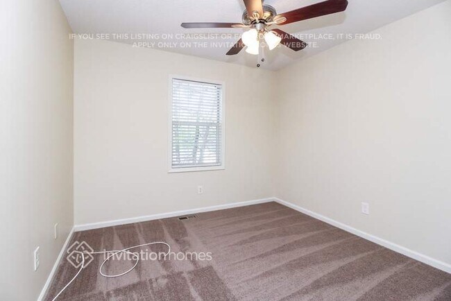 Building Photo - 1718 Independence Dr