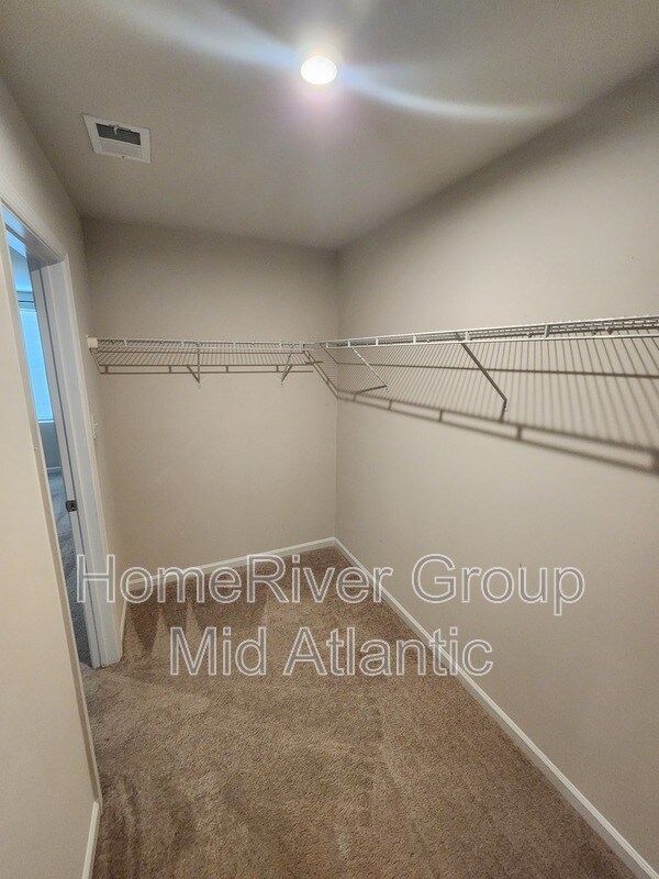 Building Photo - 203 Bowline Dr