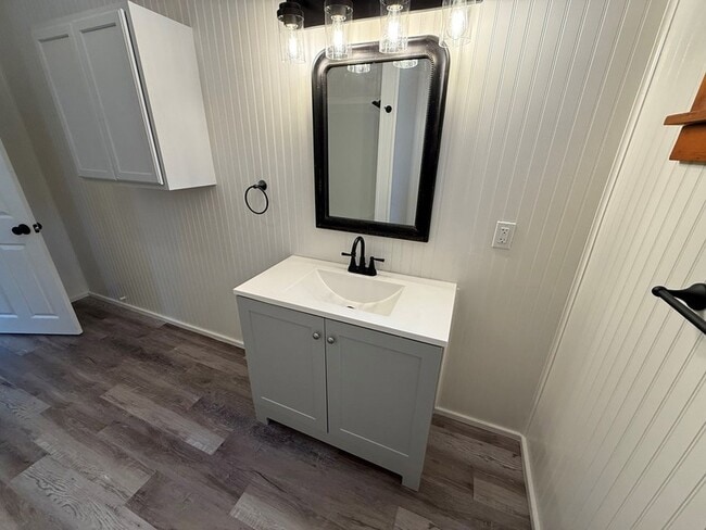 Building Photo - 608 Cooper Ave