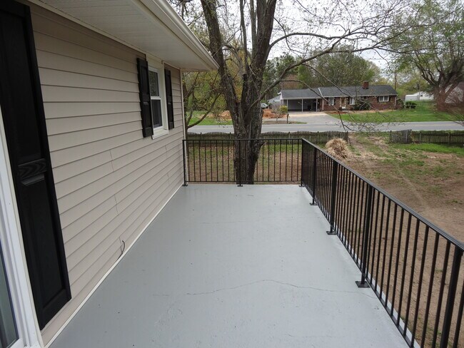 Building Photo - 5773 Gumtree Rd