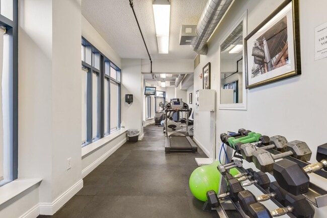 Building Photo - 311 Washington St