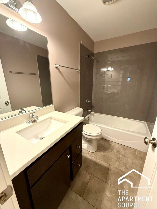 Building Photo - 3433 S Indiana Ave