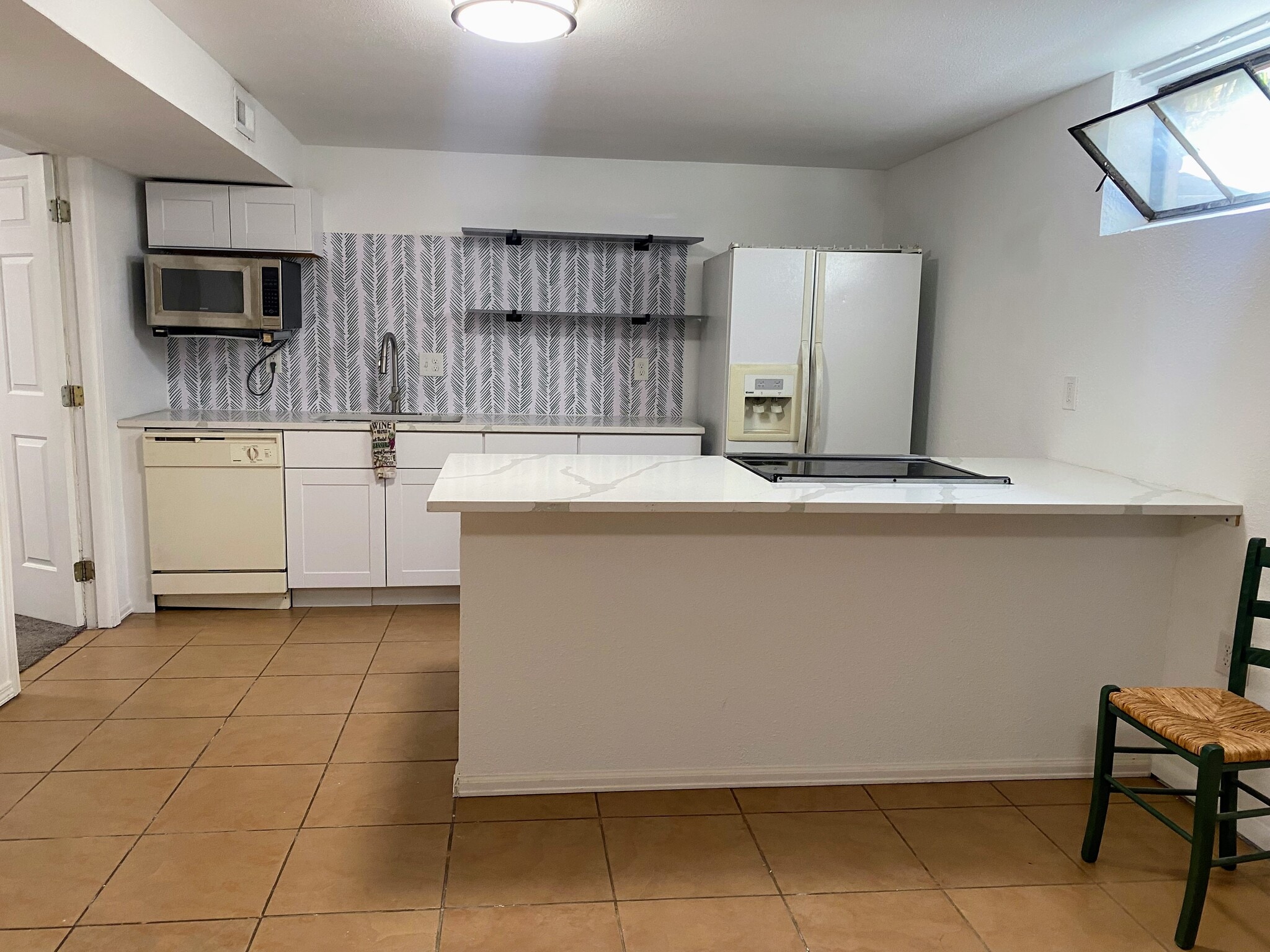 Kitchen - 1374 S Benton St