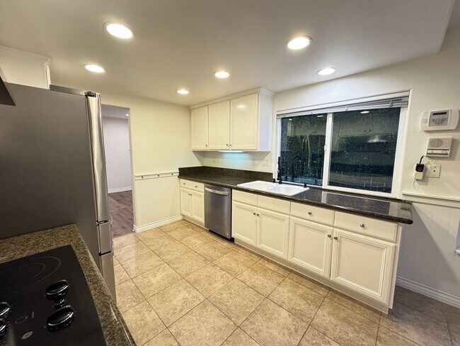 Building Photo - Stunning 5Bd/3.5Ba Home in Laguna Hills with a Pool and Elevator!