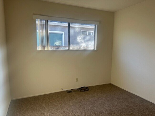 Building Photo - 55-0210