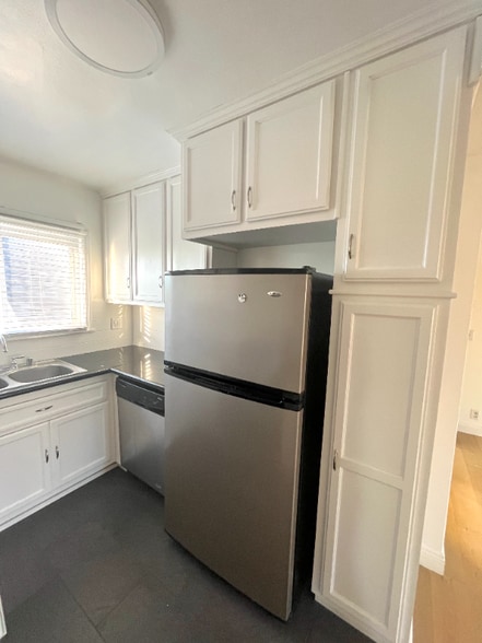 Building Photo - 1008 7th St