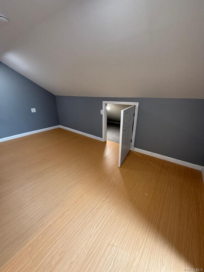 Building Photo - 152 Oliver Ave