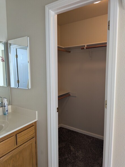 Building Photo - 3055 Snowbird Dr