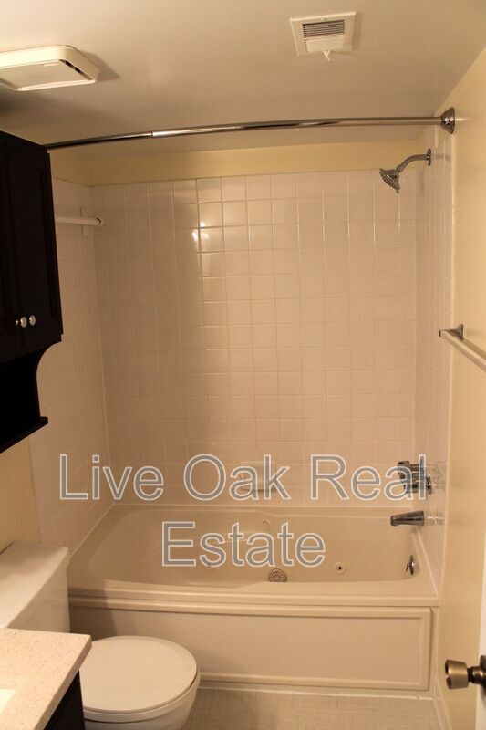 Building Photo - 514 24th St