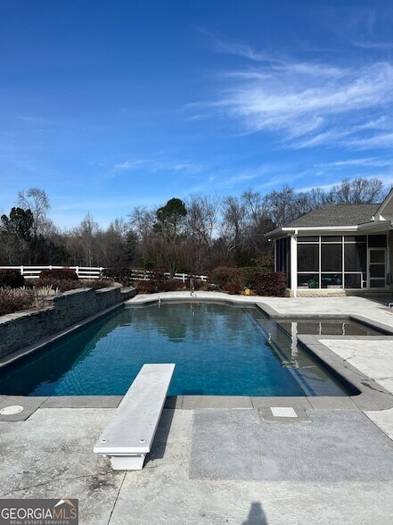 Building Photo - 87 Ridgeview Ln