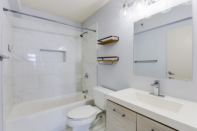 Building Photo - 440 N Wabash Ave