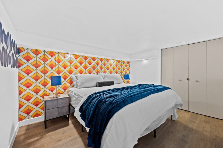 Primary Photo - 10366 Eastborne Ave