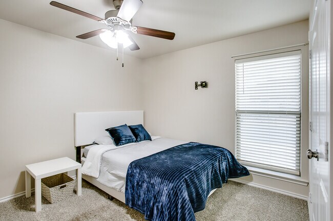 Guest bedroom - 9905 Virginia Ave