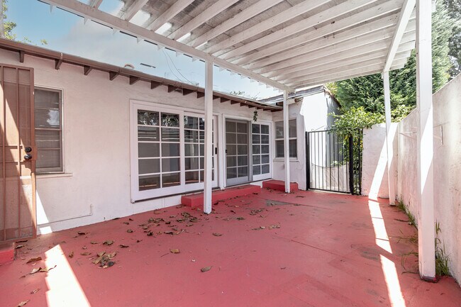 Building Photo - 3940 Hubert Ave