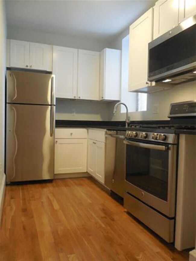 Primary Photo - 40 Cedar St