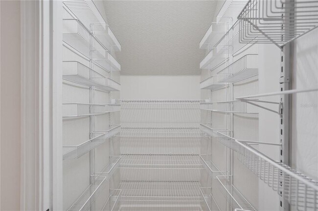 Building Photo - 2219 Snow Flake Pl