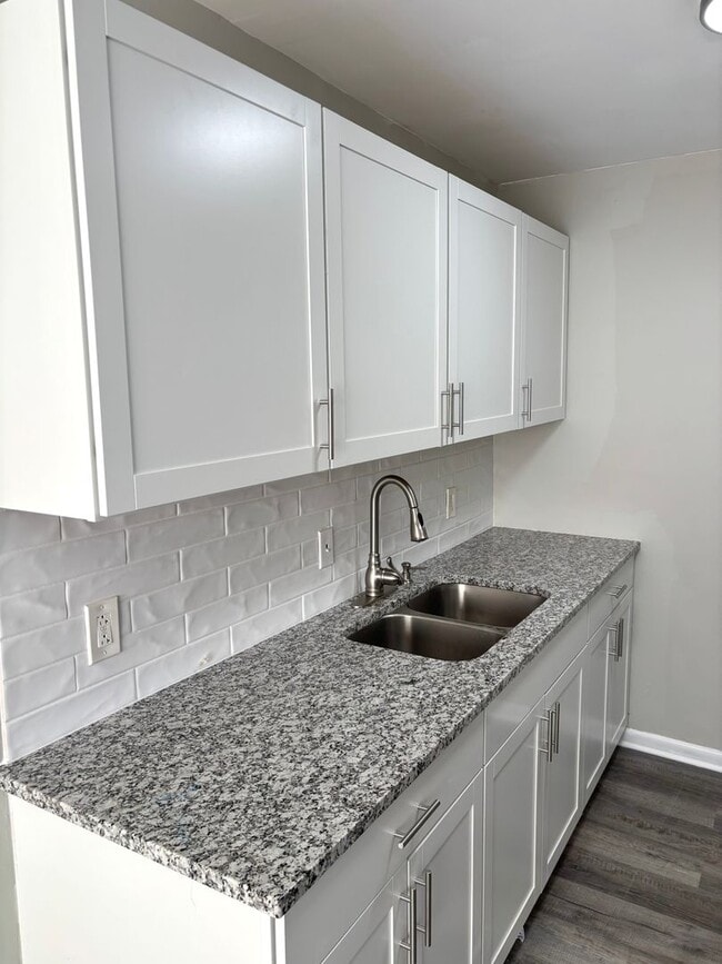 Building Photo - JUNE SPECIAL!!! Sign lease & pay deposit b...
