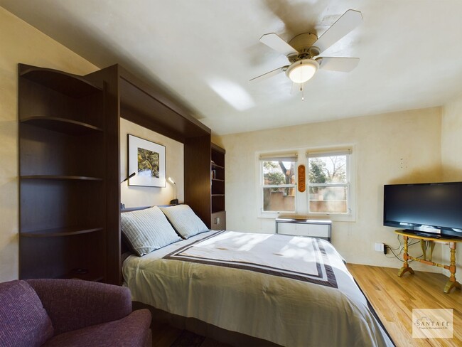Building Photo - Fully Furnished 2 Bedroom Home in South Capital Available Now!