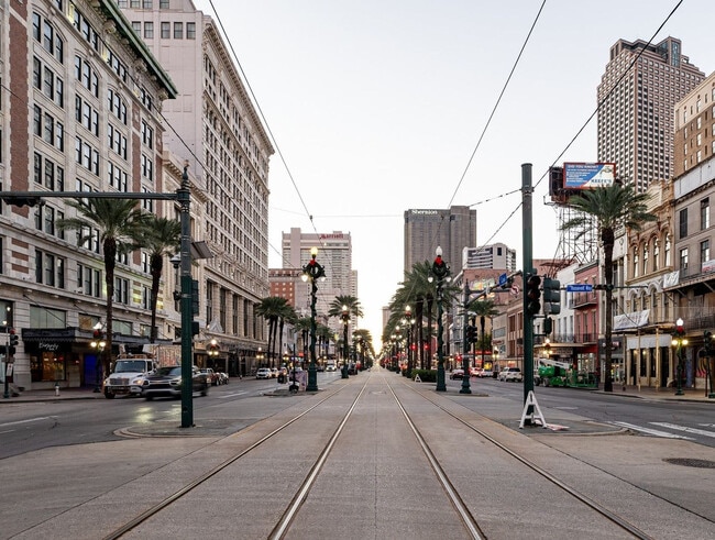 Building Photo - 1011 Canal St