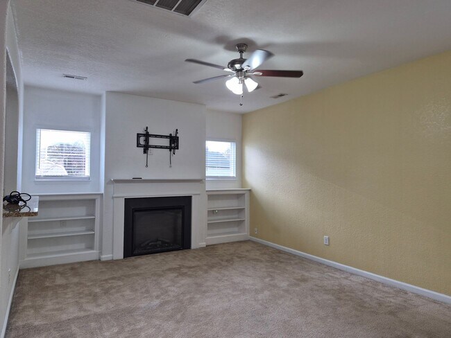 Building Photo - 1723 Fisher Ave