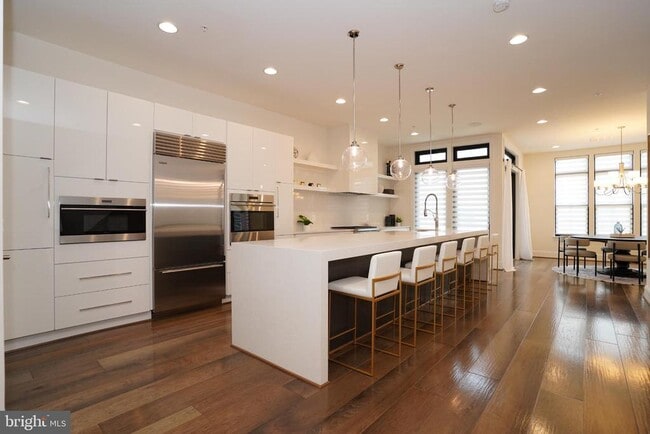 Building Photo - 44655 Provincetown Dr