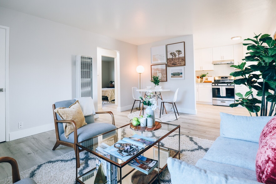 Primary Photo - Niles Station