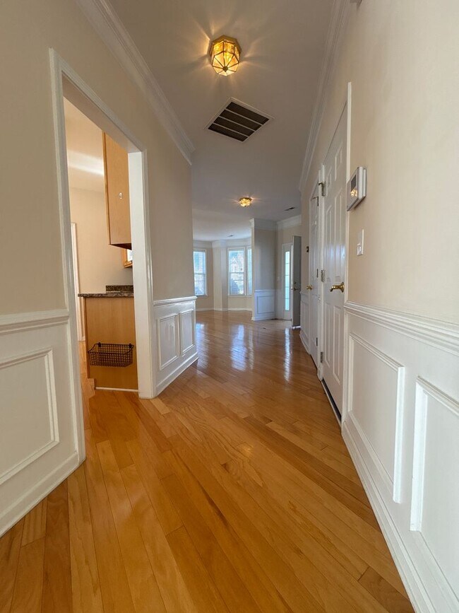 Building Photo - Beautiful Home for Rent!