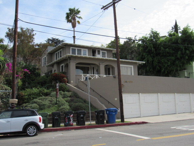 Building Photo - 870 N Occidental Blvd