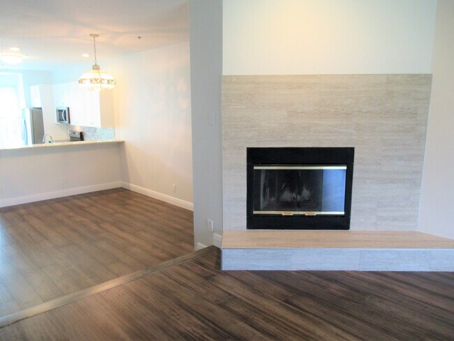 Building Photo - TIERRA VERDE - Updated Unfurn. Annual - 3 ...