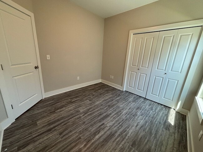 Building Photo - Spacious 3BR Home with Granite Kitchen & Covered Patio Near 53rd & Meridian